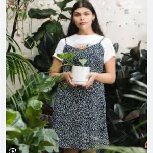 CASSIE BYRNES UNIQLO RAYON MINI DRESS. Size L